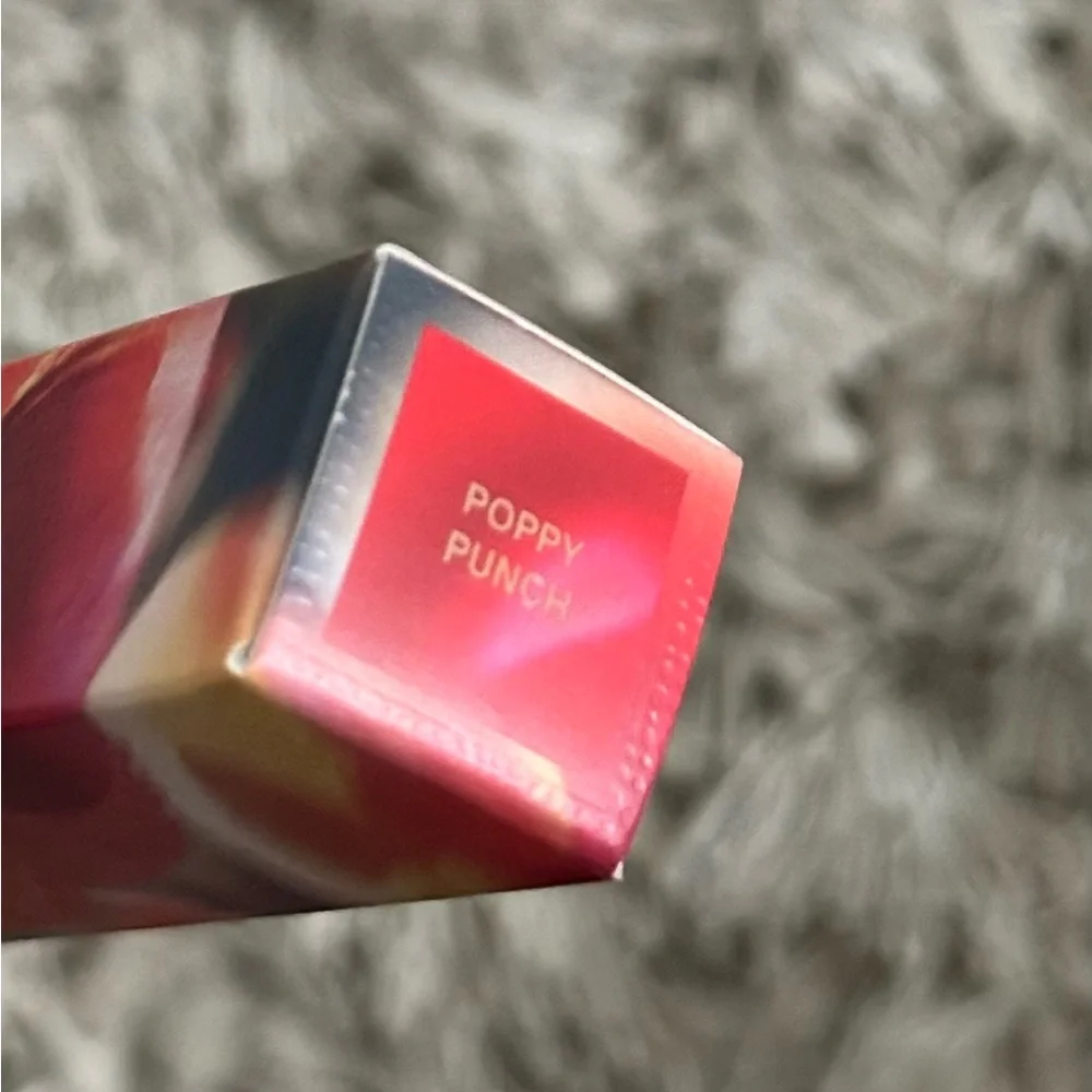 Nwt R.E.M. BEAUTY X WICKED: FOR GOOD POPPY PLUMPING LIP GLOSS - poppy punch